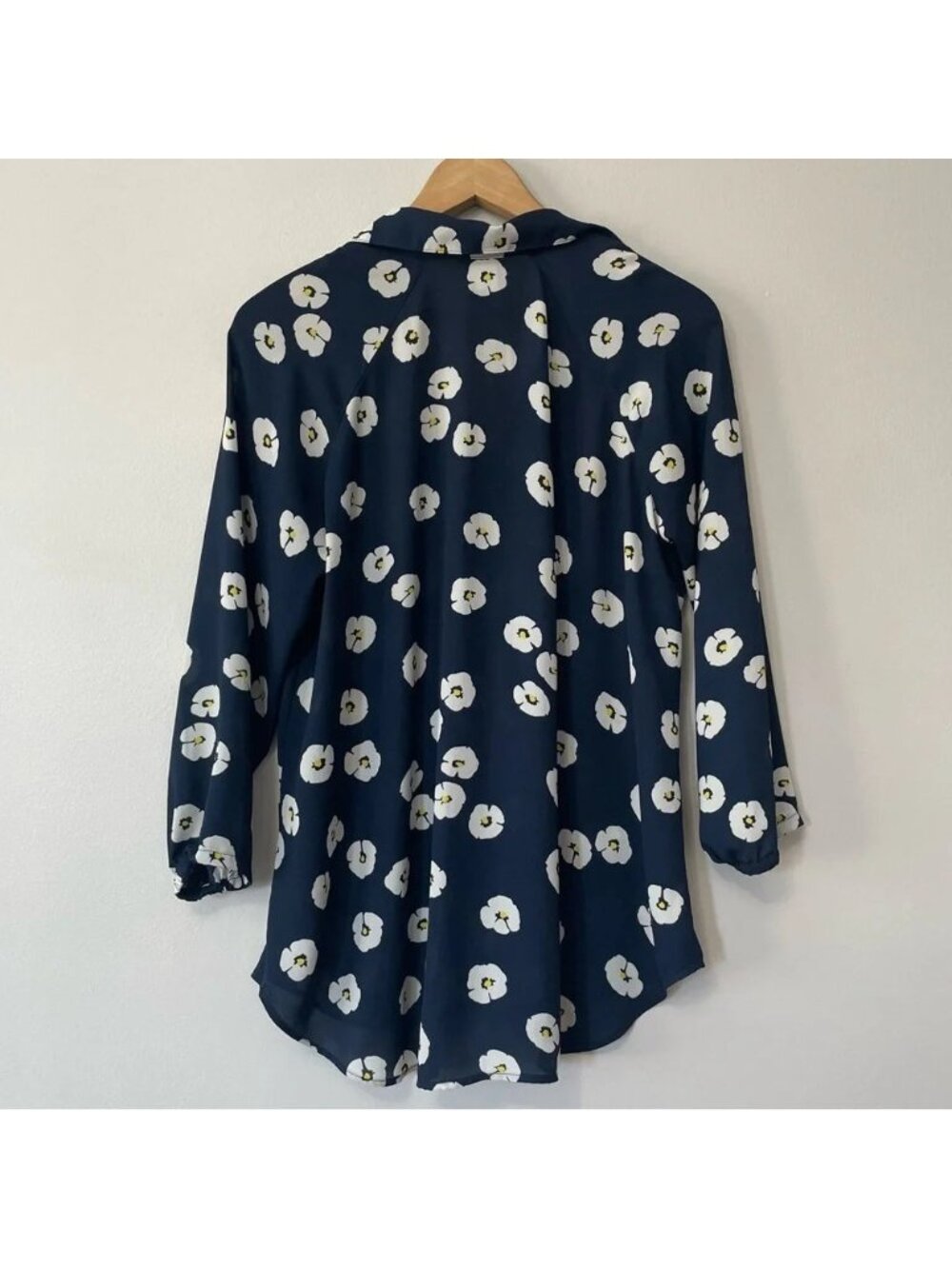 Cabi Navy Blue Floral Daisy Chiffon Blouse Top - Size XS - Picture 4 of 4